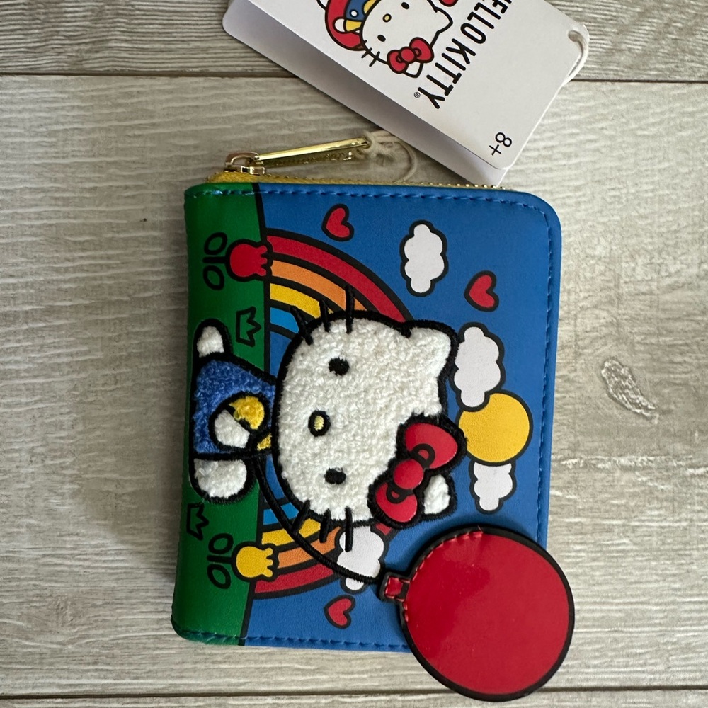 NEW!! Cute Hello Kitty wallet from universal studios in Los Angeles! - Picture 3 of 4